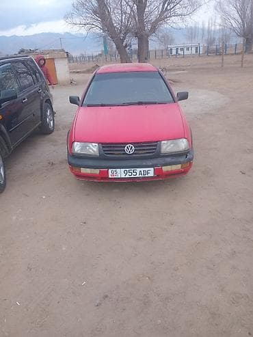 super soko: Volkswagen Vento: 1993 г., 1.8 л, Механика, Газ, Седан — 2