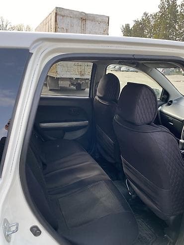 e60 m5: Toyota Ist: 2004 г., 1.5 л, Автомат, Бензин, Хэтчбэк — 7