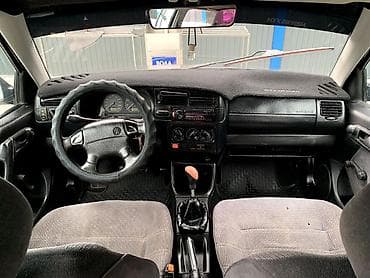 70 сом: Volkswagen Vento: 1994 г., Кол менен иштөөчү, Бензин, Седан — 9