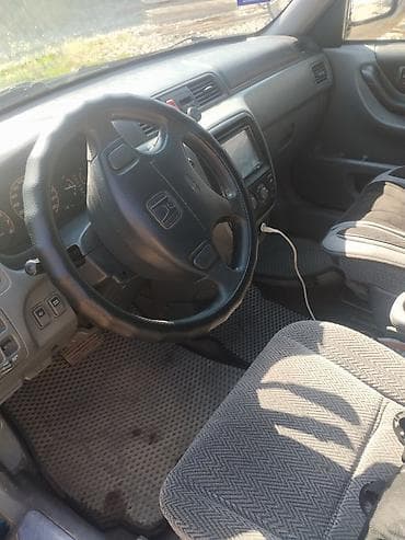 гибридные китайские кроссоверы: Honda CR-V: 1999 г., Кроссовер — 5