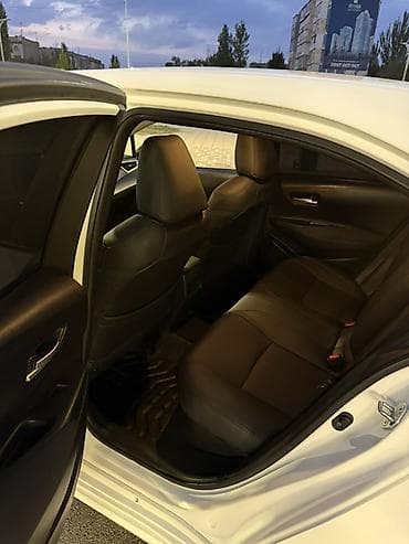 byd e2 2023: Toyota Corolla: 2022 г., 1.8 л, Вариатор, Гибрид, Седан — 6