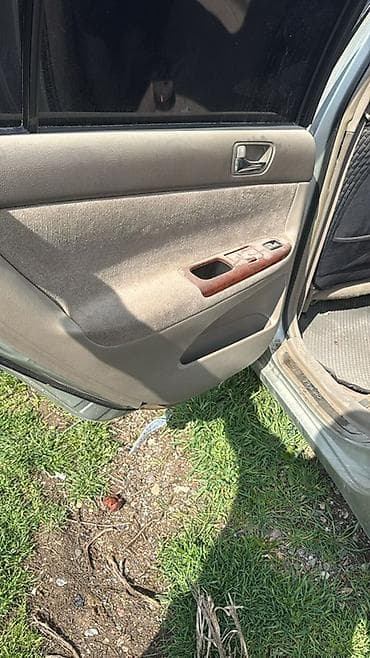 дверные карты w210: Toyota Camry — салон и багажник - Просторный задний ряд с двумя — 2