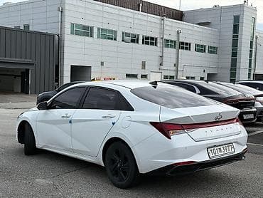 панель машины: Hyundai Avante: 2020 г., Автомат, Гибрид, Седан — 2