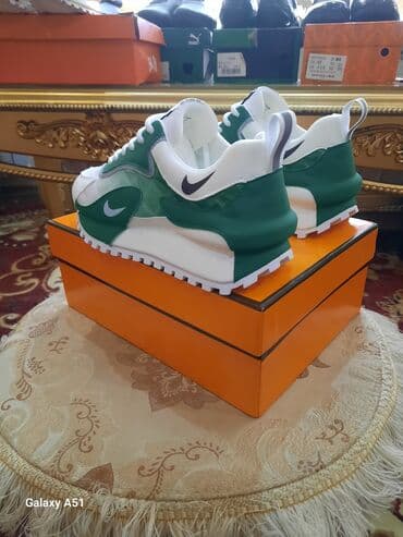 Мужские кроссовки, 39, Новый, цвет - Зеленый, Платная доставка