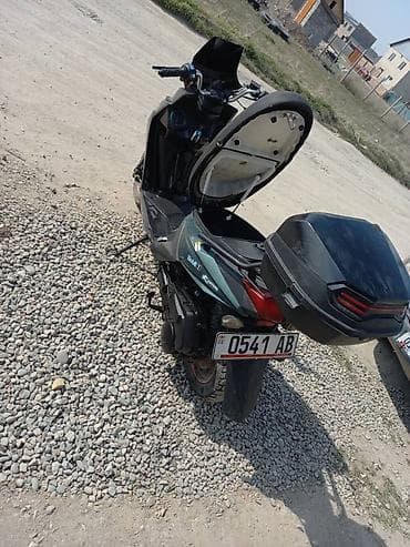 кел кел: Скутер/максискутер 150–200 см³ (ориентировочно) с увеличенным ветровым — 5