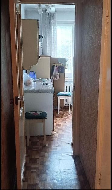 2 комнаты, 48 м², 104 серия, 8 мкр 104 серия, 2 этаж, Старый ремонт