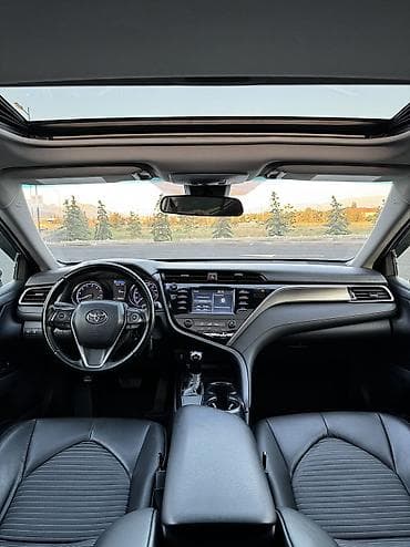 Toyota Camry: 2018 г., 2.5 л, Автомат, Бензин, Седан — 5