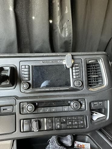 л 9: Тягач, Scania, 2018 г., Тентованный — 9