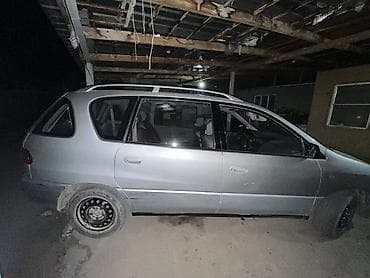 Toyota Picnic: 1999 г., 2 л, Механика, Газ, Минивэн — 4