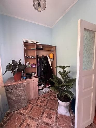 дом с баней: Дом с участком и хозяйственными постройками Участок: 5 соток 4-х — 2