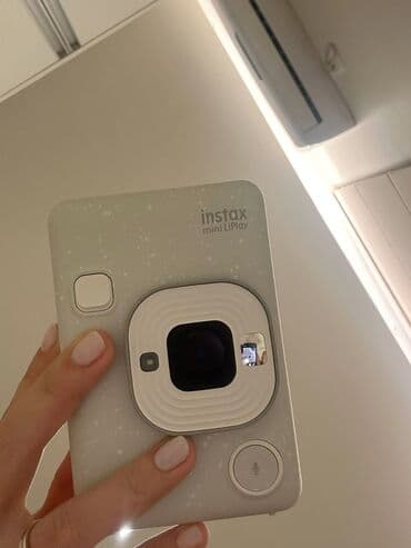 Продаю Instax Mini LiPlay. Покупала летом, использовала всего 4–5 раз