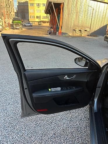 reno duster: Kia Cerato: 2019 г., 1.6 л, Автомат, Бензин, Седан — 8