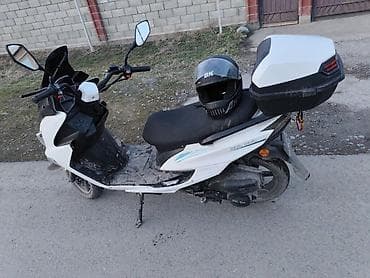 Макси-скутер 150 куб. см, Бензин — 1