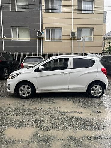 Транспорт: Chevrolet Spark: 2019 г., 1 л, Вариатор, Бензин, Хэтчбэк — 1
