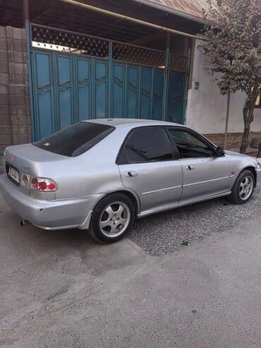 купить хонда цивик в бишкеке: Honda Civic: 1993 г., 1.5 л, Механика, Бензиновая, Седан — 1