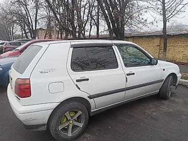 Продажа авто: Volkswagen Golf: 1994 г., 1.6 л, Механика, Бензин, Хэтчбэк — 3