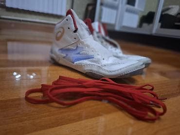 Оригинальные борцовки Asics —детские Отличное состояние. Очень