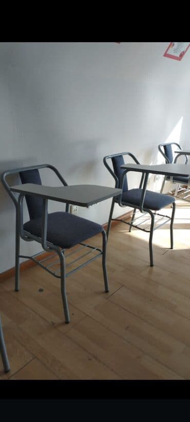 Стул с пюпитром, выполненный в современном стиле, предлагает удобное и at lalafo.kg Стул с пюпитром, выполненный в современном стиле, предлагает удобное и