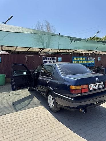 Транспорт: Volkswagen Vento: 1994 г., 1.8 л, Механика, Бензин, Седан — 6