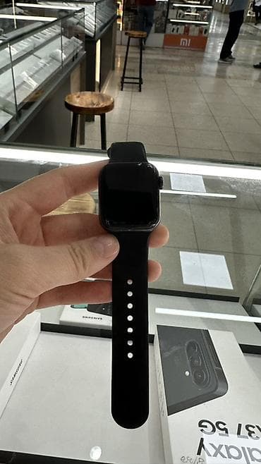 16 pro 128: Смарт-часы Apple Watch (серия с 32 ГБ памяти), корпус темный, ремешок — 1