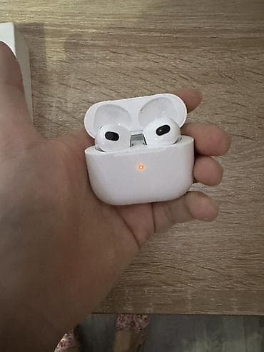 оригинальные аирподсы 1: Оригинальные AirPods 3 почти не пользовались 
Заряд держит отлично — 1