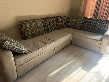 small table: Угловой диван, C подушками — 1