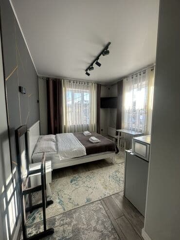 сдам частный дом без хозяина в бишкеке: Студия с мини-кухней и собственным санузлом - Уютный номер-студия — 33