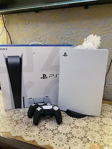 плестейшен 5: Игровая консоль PlayStation 5 (белая версия) с двумя беспроводными — 2