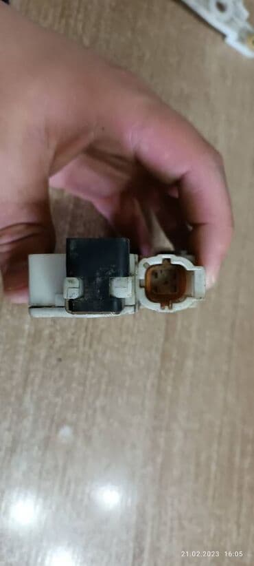 стенд для чистки дизельных форсунок: Замок двери Isuzu Б/у, Оригинал, Япония — 3