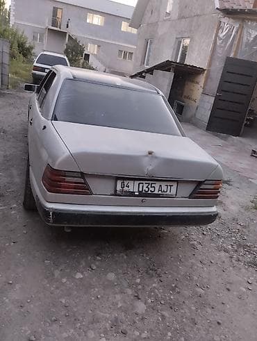 Mercedes-Benz W124: 1985 г., Седан — 4