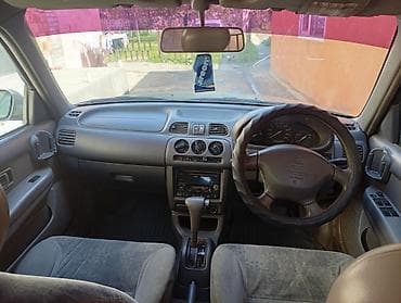 Срочно продам Ниссан Марч год выпуска 2000, коробка передач автомат