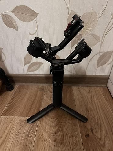 Стабилизатор для камеры DJI RS 3 Mini - Компактный трехосевой гимбал