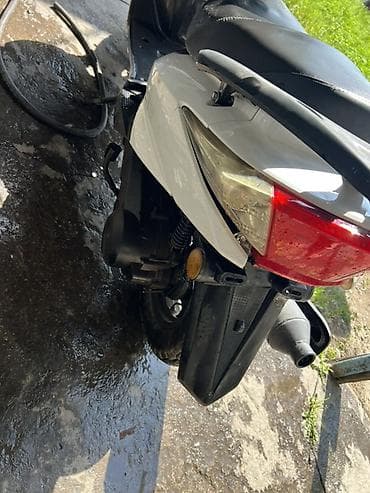 мото м8: Продаю скутер м8 имеется вложение прошу 25 тысяч сом торг имеется — 5