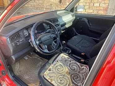 Volkswagen Golf: 1995 г., 1.8 л, Механика, Бензин, Хэтчбэк