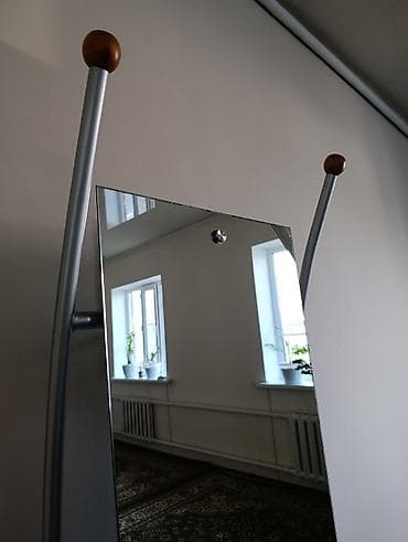 Зеркала: Напольное зеркало на металлической раме с полочкой. - Произведено в — 4