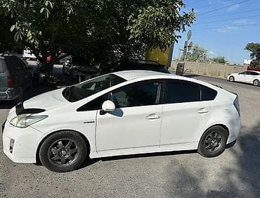 Продажа авто: Toyota Prius: 2010 г., 1.8 л, Автомат, Гибрид, Хэтчбэк — 3