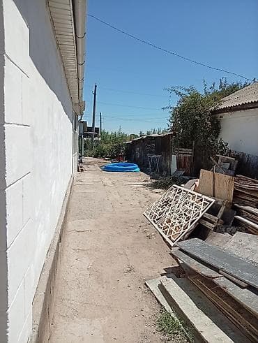 дом на продаж: Продаю 2 дома по 8 соток.район чекиш ата. можно отдельно. 1 дом с — 5