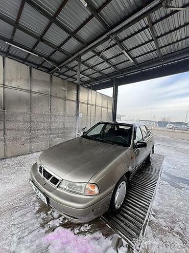 Daewoo Nexia: 2004 г., 1.5 л, Механика, Бензин, Седан