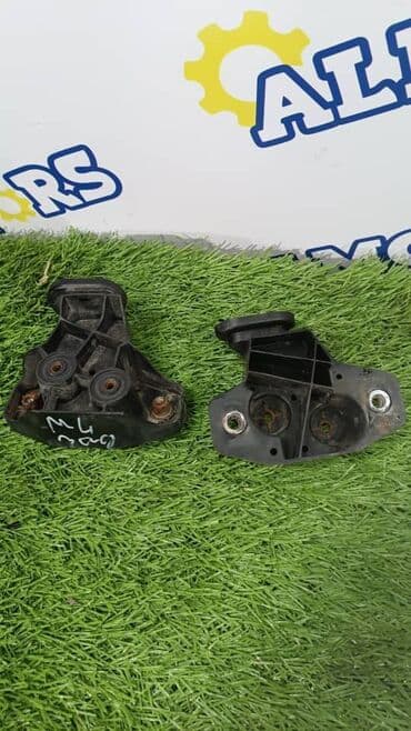 багажник на крышу авто универсальный: Mercedes-Benz ML164, крепления заднего бампера. Цена за штуку — 1