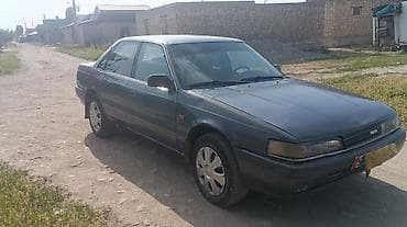 Mazda 626: 1988 г., 2 л, Механика, Бензин, Седан