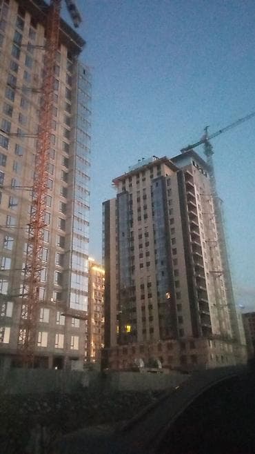 Жилой комплекс современного формата с панорамным остеклением и