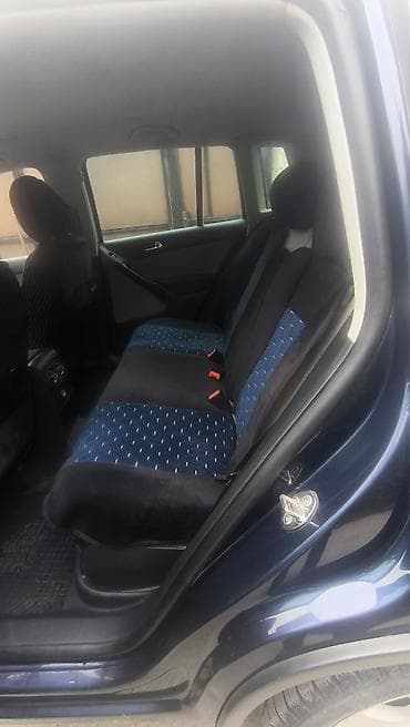 катафоты: Volkswagen Tiguan: 2011 г., 2 л, Автомат, Бензин, Кроссовер — 8