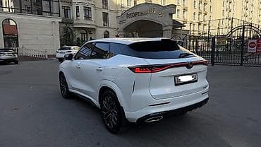 e6 3: Changan Uni-Z: 2025 г., 1.5 л, Робот, Бензин, Кроссовер — 4