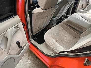 вента машына: Volkswagen Vento: 1992 г., 2 л, Механика, Бензин, Седан — 7