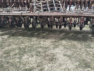 киргизстан пресс подборщик: Другие тракторы — 3