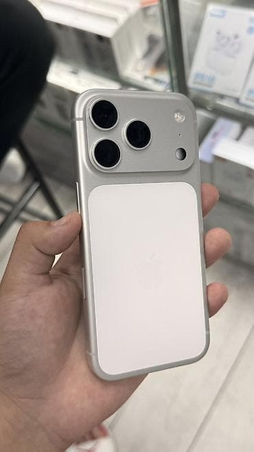 крутые номера: IPhone 17 Pro, Б/у, 256 ГБ, Серебристый, Зарядное устройство, Защитное стекло, Чехол, 100 % — 2