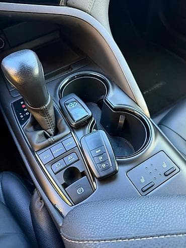 spark 2012: Toyota Camry: 2021 г., 2.5 л, Автомат, Гибрид, Седан — 10