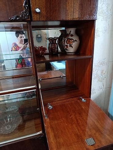 горка в гостиную: Стенка-шкаф, Тип стенки-шкафа: Советская, Для зала, Б/у, Особенности: Для хранения посуды — 3