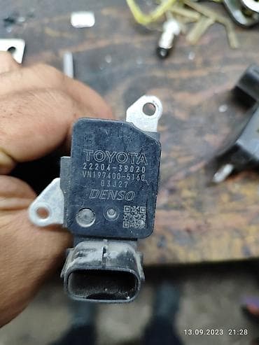 lexs: Расходомер Lexus Б/у, Оригинал — 1