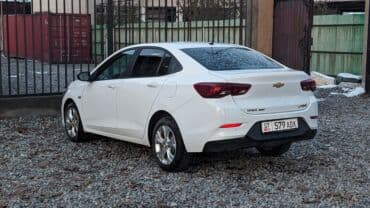 обмен на авто с доплатой: Chevrolet : 2020 г., 1 л, Автомат, Бензин, Седан — 6